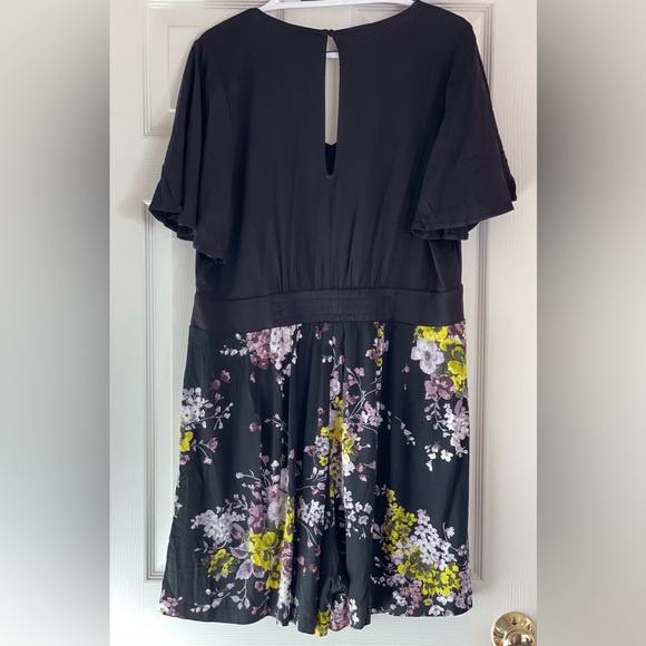 Torrid NWT Romper Size 2 - Picture 2 of 4